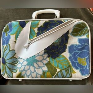 Amazing 60’s floral suitcase